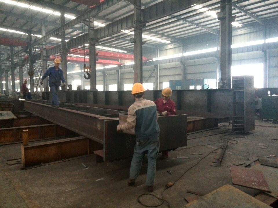 武漢市青山區(qū)重型鋼結構加工廠生產(chǎn)基地 五金加工的專業(yè)與創(chuàng)新